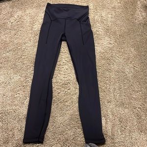 Lululemon size 4